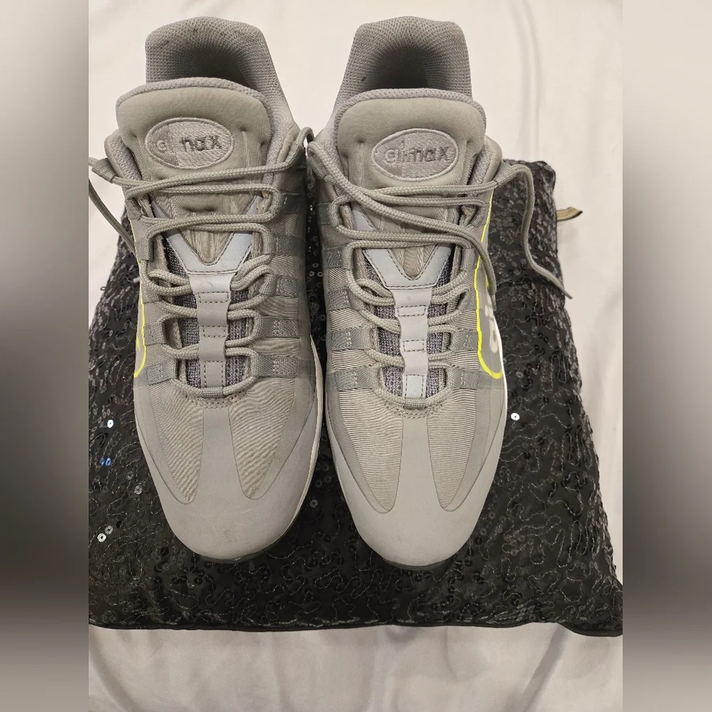 Nike Gray and Yellow Men's Shoes‎